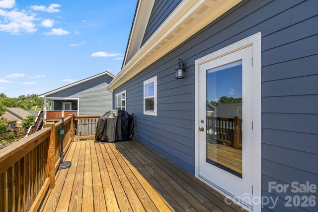 215 Oak Meadow Lane, Asheville, NC 28804
