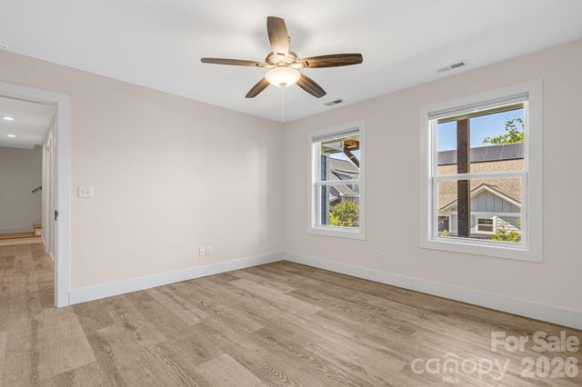 215 Oak Meadow Lane, Asheville, NC 28804
