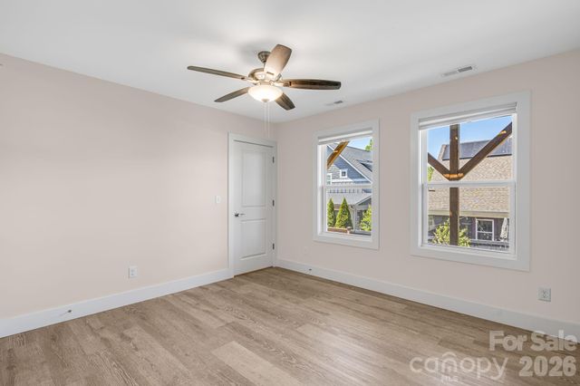 215 Oak Meadow Lane, Asheville, NC 28804
