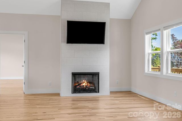 215 Oak Meadow Lane, Asheville, NC 28804