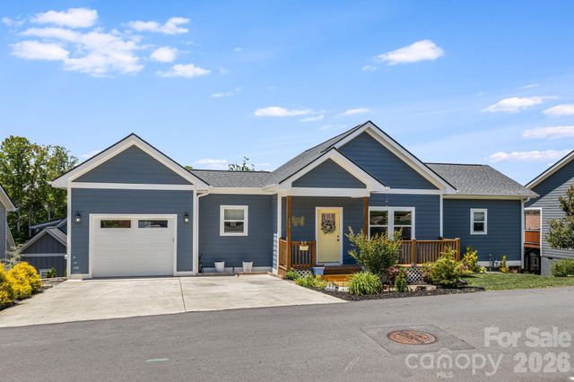 215 Oak Meadow Lane, Asheville, NC 28804