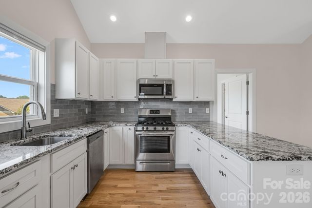 215 Oak Meadow Lane, Asheville, NC 28804