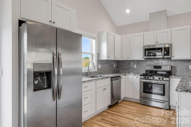 215 Oak Meadow Lane, Asheville, NC 28804