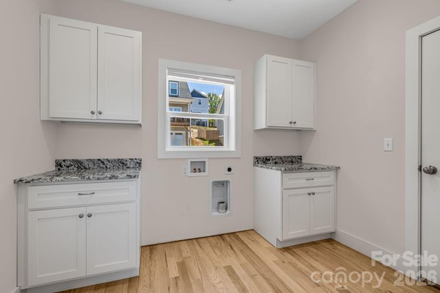 215 Oak Meadow Lane, Asheville, NC 28804