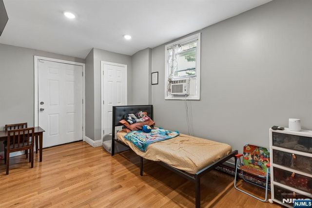 66 Oak Avenue, Irvington, NJ 07111