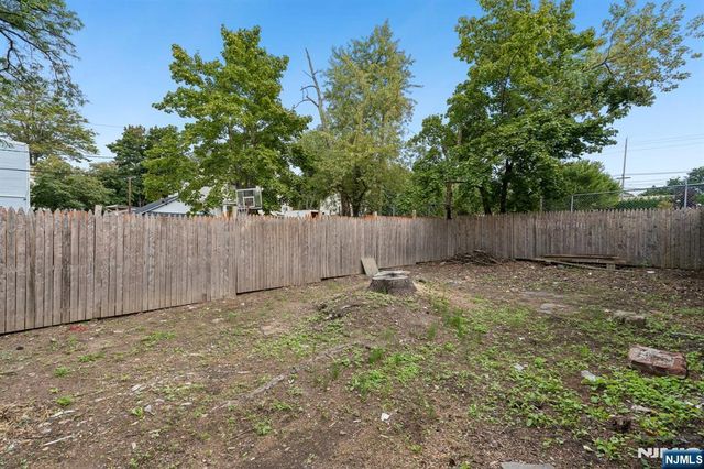 66 Oak Avenue, Irvington, NJ 07111