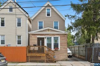 66 Oak Avenue, Irvington, NJ 07111