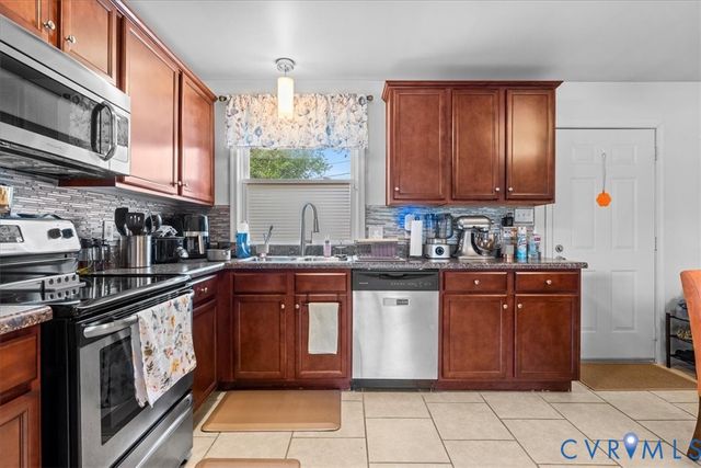 3120 Glenoa Rd, Henrico, VA 23223