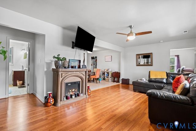 3120 Glenoa Rd, Henrico, VA 23223