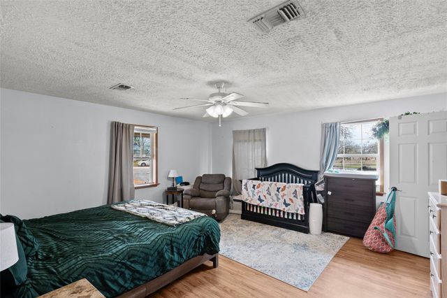 6722 Halliday Lane, Madisonville, TX 77864