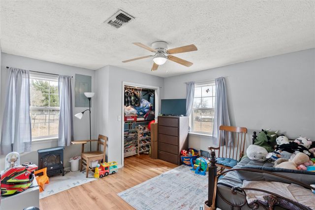 6722 Halliday Lane, Madisonville, TX 77864