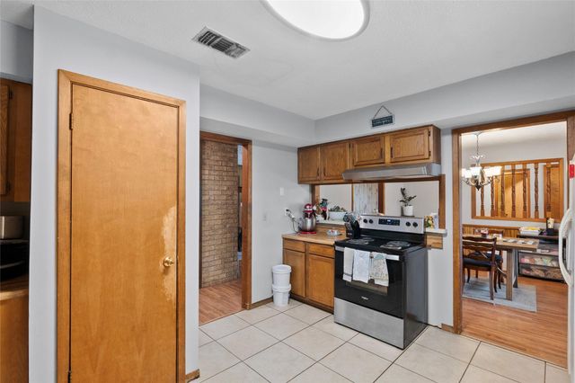 6722 Halliday Lane, Madisonville, TX 77864