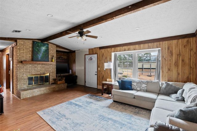 6722 Halliday Lane, Madisonville, TX 77864