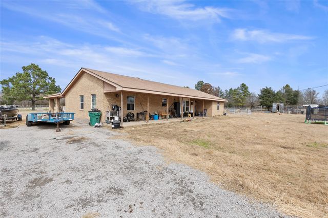 6722 Halliday Lane, Madisonville, TX 77864