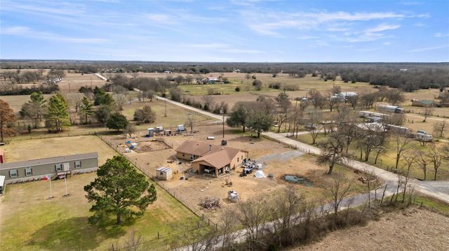6722 Halliday Lane, Madisonville, TX 77864