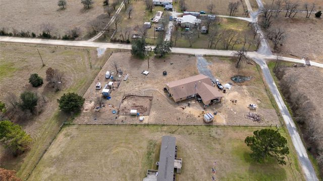 6722 Halliday Lane, Madisonville, TX 77864