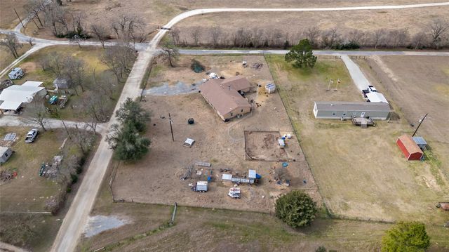 6722 Halliday Lane, Madisonville, TX 77864