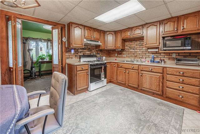 2643 County Line Road, Ridgeway, NY 14103