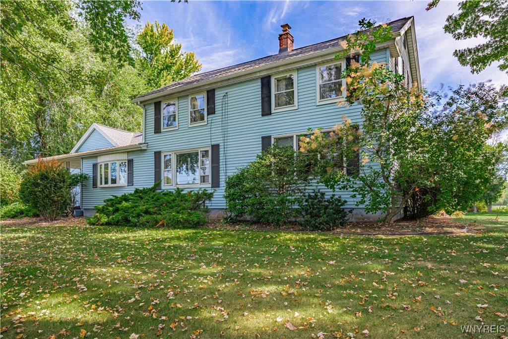 2643 County Line Road, Ridgeway, NY 14103