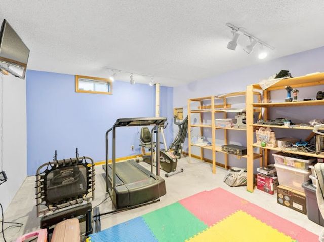 1304 Sequoia Dr., Salina, KS 67401