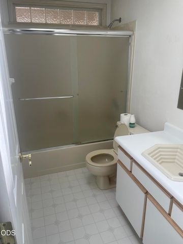 1141 N Modoc Avenue, Medford, OR 97504
