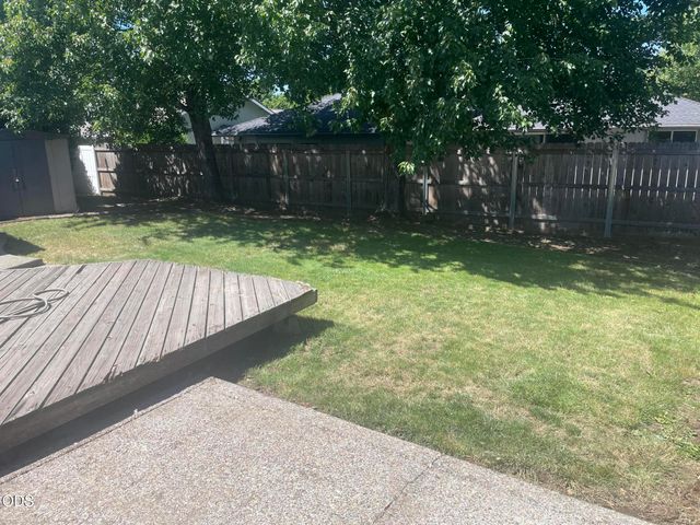 1141 N Modoc Avenue, Medford, OR 97504