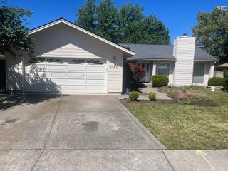 1141 N Modoc Avenue, Medford, OR 97504