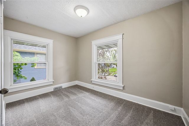 1825 5 Avenue SE, Cedar Rapids, IA 52403