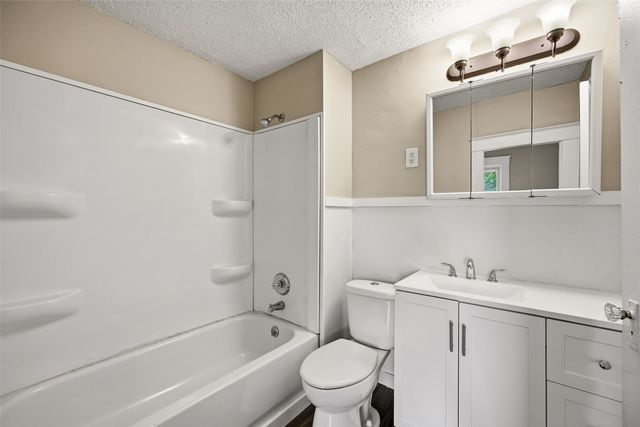1825 5 Avenue SE, Cedar Rapids, IA 52403