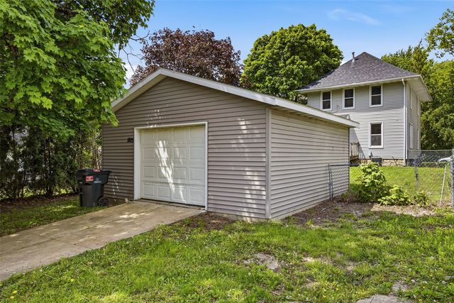 1825 5 Avenue SE, Cedar Rapids, IA 52403