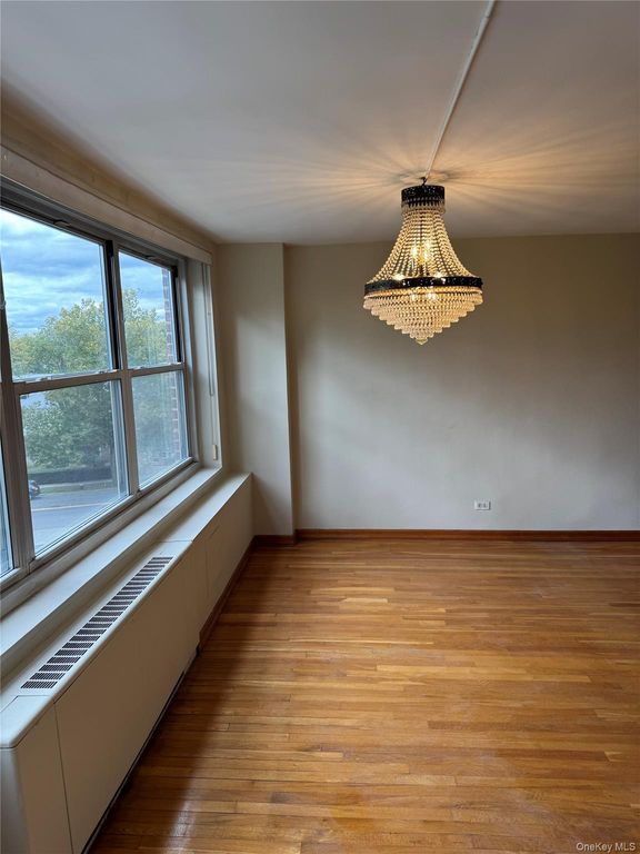 211-40 18th Avenue 4J, Bayside, NY 11360 — photo 3