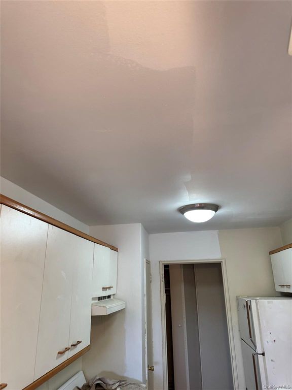 211-40 18th Avenue 4J, Bayside, NY 11360 — photo 5