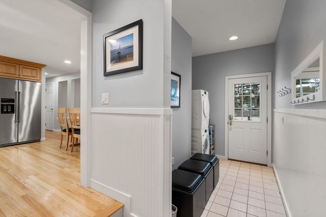 37 Standish Rd, Needham, MA 02492