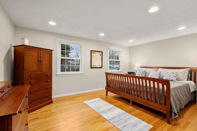 37 Standish Rd, Needham, MA 02492