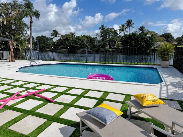 12725 KINGSWAY Road, Wellington, FL 33414