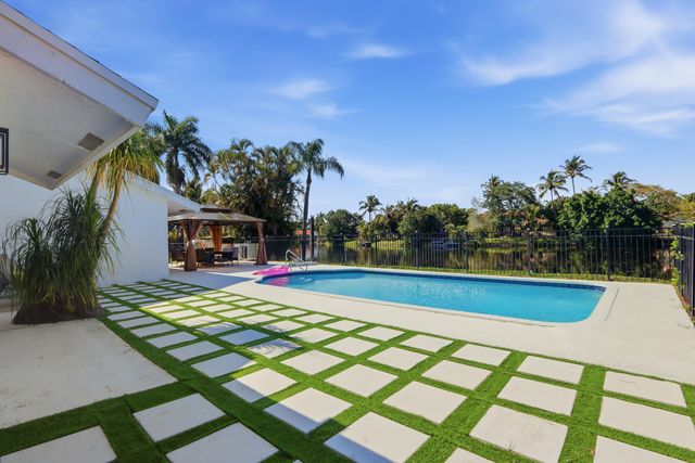 12725 KINGSWAY Road, Wellington, FL 33414