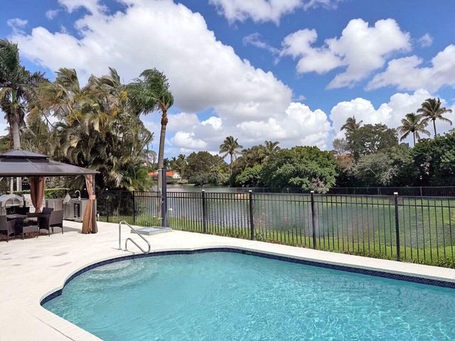 12725 KINGSWAY Road, Wellington, FL 33414