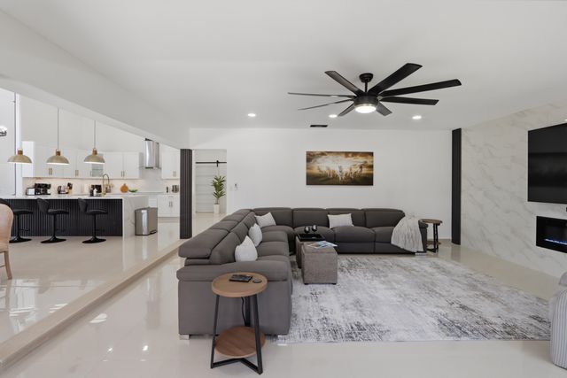 12725 KINGSWAY Road, Wellington, FL 33414