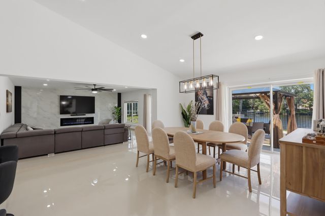 12725 KINGSWAY Road, Wellington, FL 33414