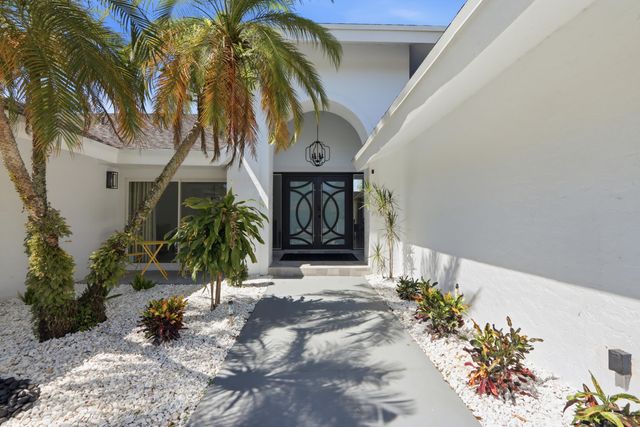 12725 KINGSWAY Road, Wellington, FL 33414