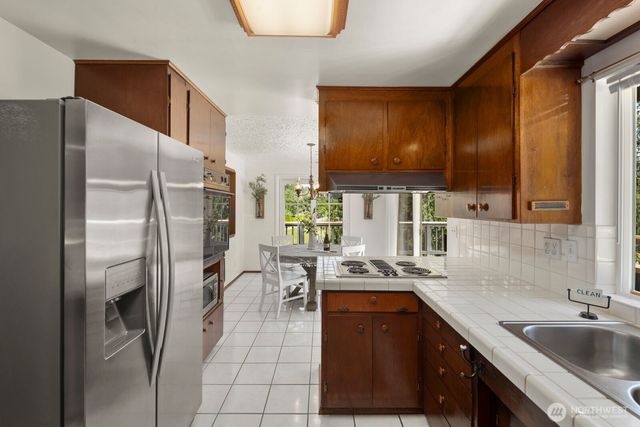704 N Machias Rd, Lake Stevens, WA 98258