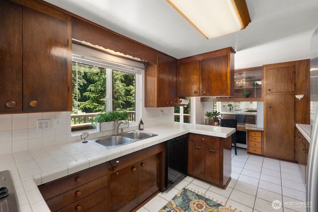 704 N Machias Rd, Lake Stevens, WA 98258