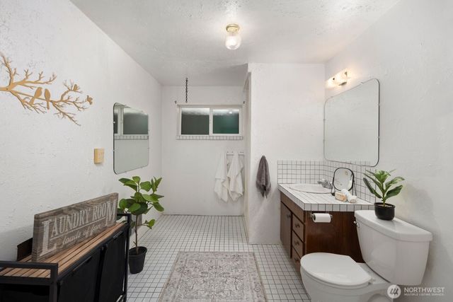 704 N Machias Rd, Lake Stevens, WA 98258