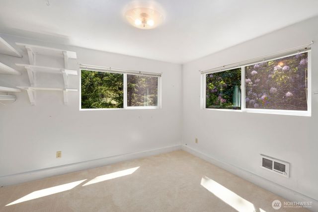 704 N Machias Rd, Lake Stevens, WA 98258