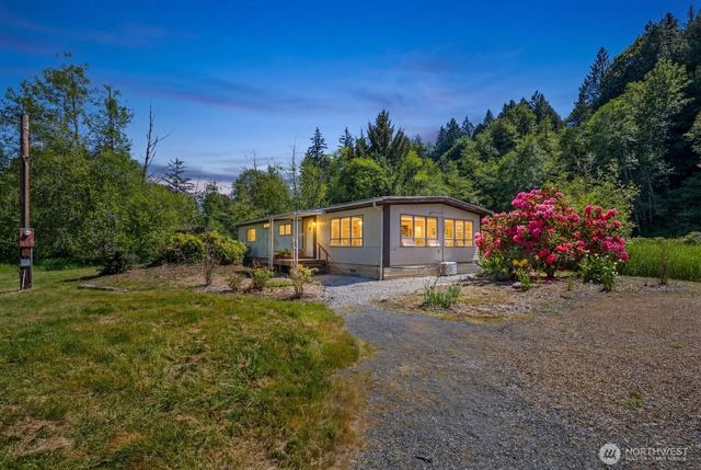 704 N Machias Rd, Lake Stevens, WA 98258