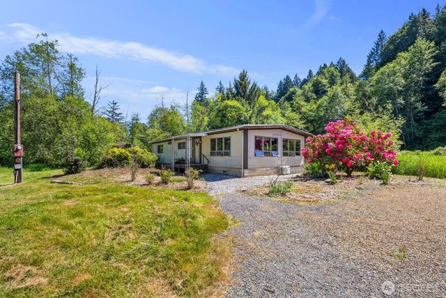 704 N Machias Rd, Lake Stevens, WA 98258