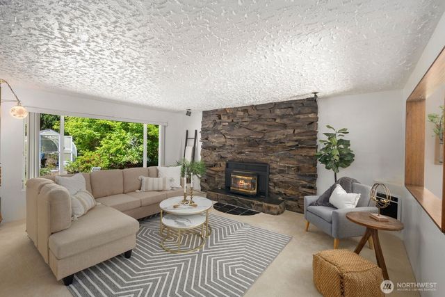 704 N Machias Rd, Lake Stevens, WA 98258