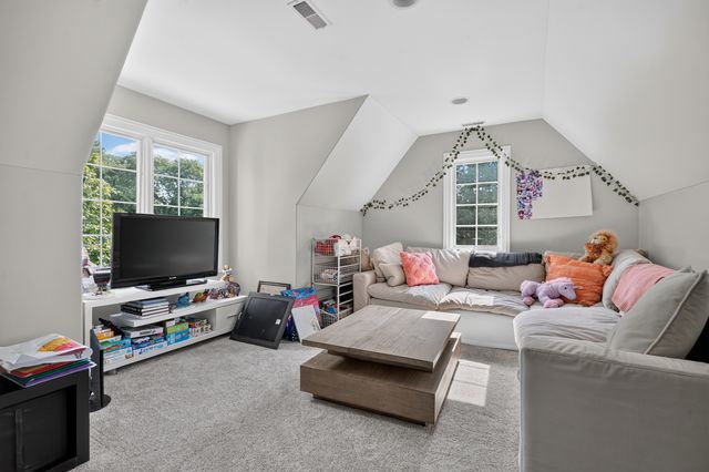 239 N Highland Avenue, Elmhurst, IL 60126