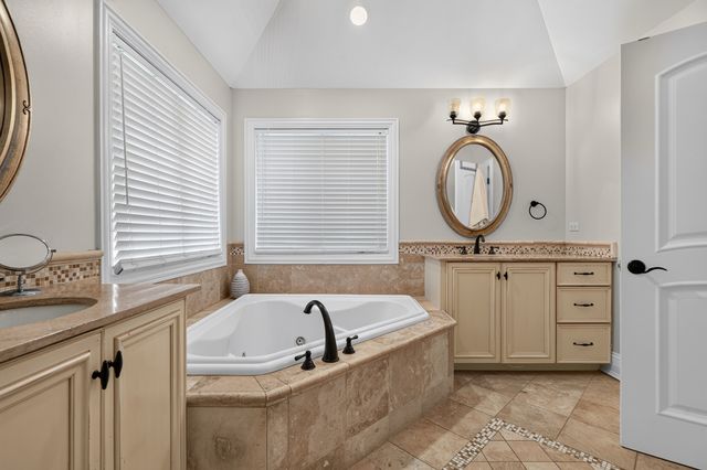 239 N Highland Avenue, Elmhurst, IL 60126