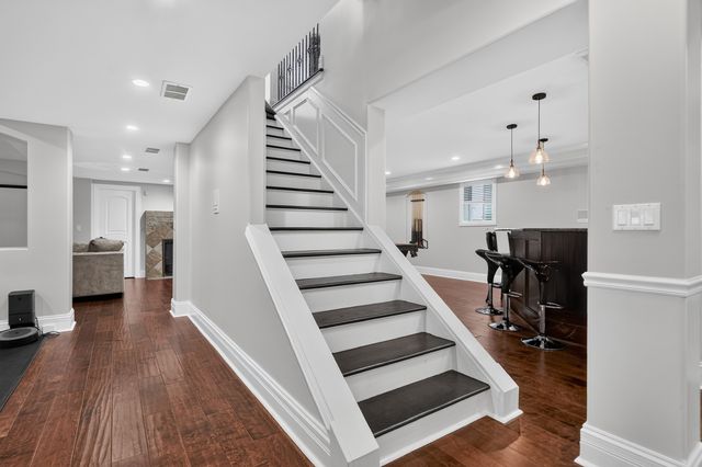 239 N Highland Avenue, Elmhurst, IL 60126